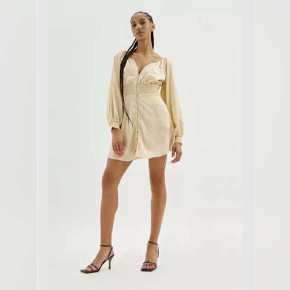 Urban Outfitters Rebecca Long‎ Sleeve Mini Dress - Picture 2 of 11